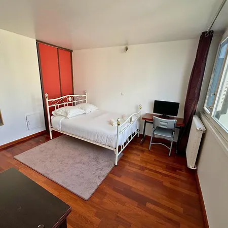 With Panoramic View: Live In Peace! Διαμέρισμα